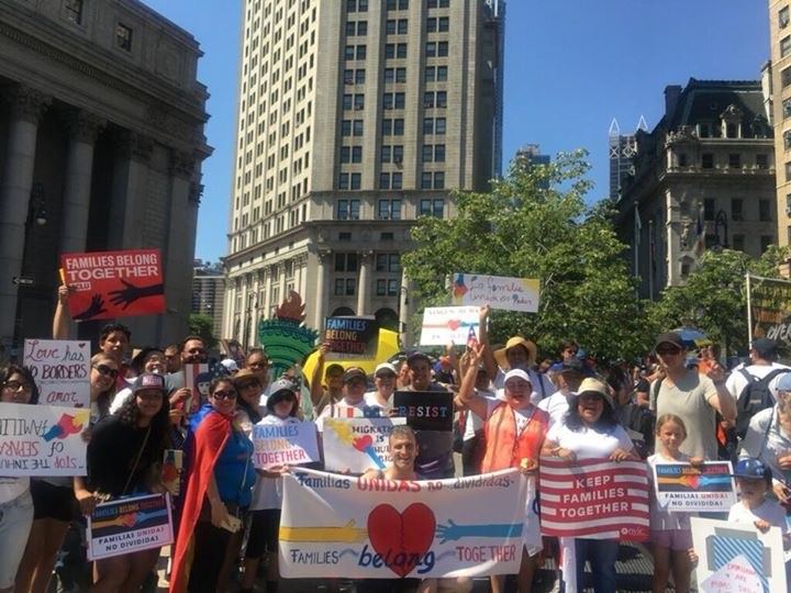 Manifestation en faveur des migrants aux USA avec participation des Petites Sœurs de l'Assomption